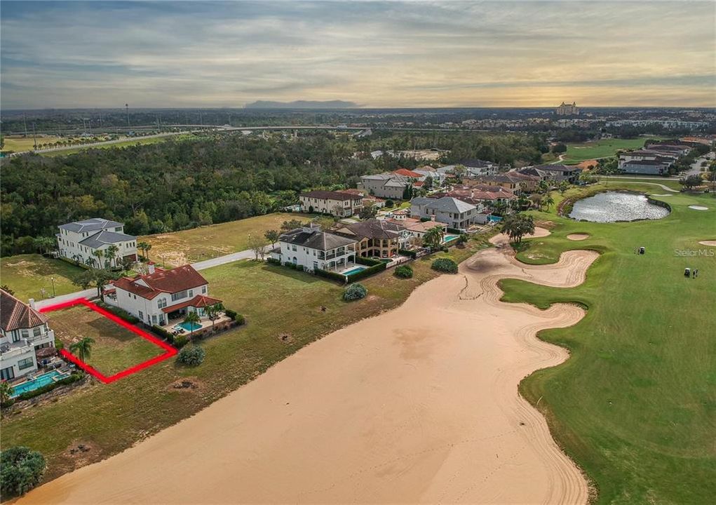 En Venta: $599,000 (0.18 acres)
