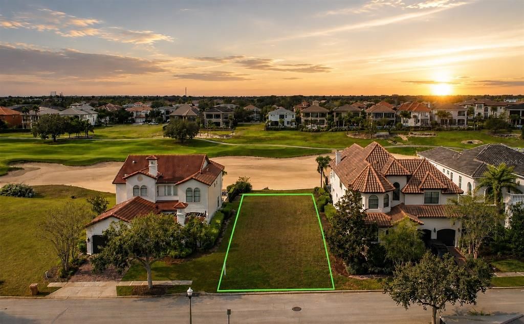 En Venta: $599,000 (0.18 acres)
