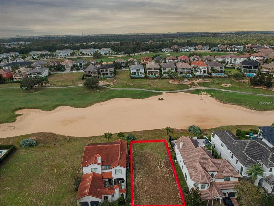 En Venta: $599,000 (0.18 acres)