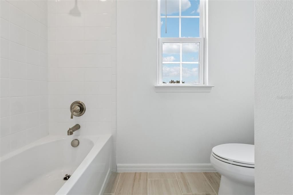 For Sale: $625,000 (4 beds, 3 baths, 2560 Square Feet)
