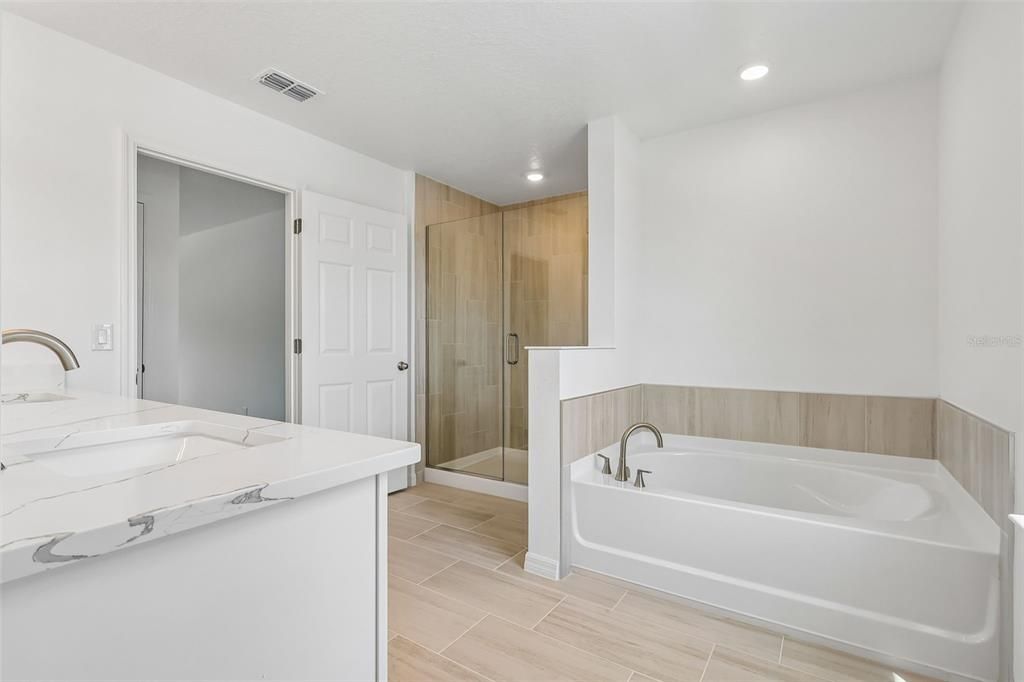 For Sale: $625,000 (4 beds, 3 baths, 2560 Square Feet)