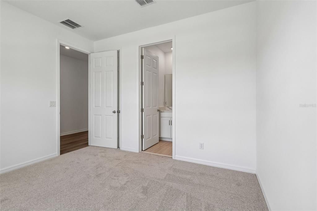 For Sale: $625,000 (4 beds, 3 baths, 2560 Square Feet)