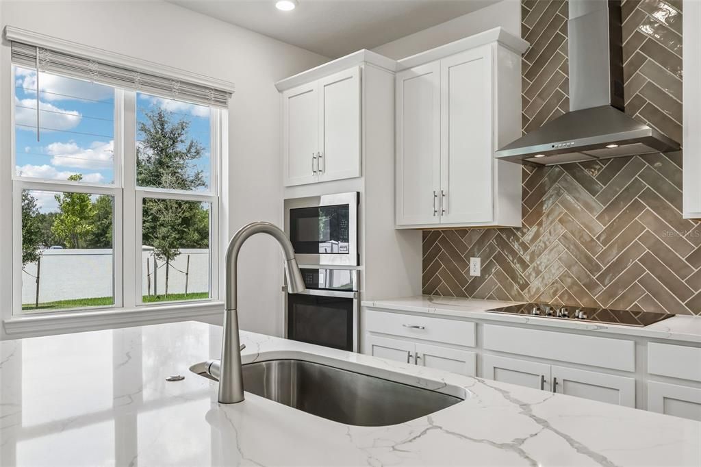For Sale: $625,000 (4 beds, 3 baths, 2560 Square Feet)