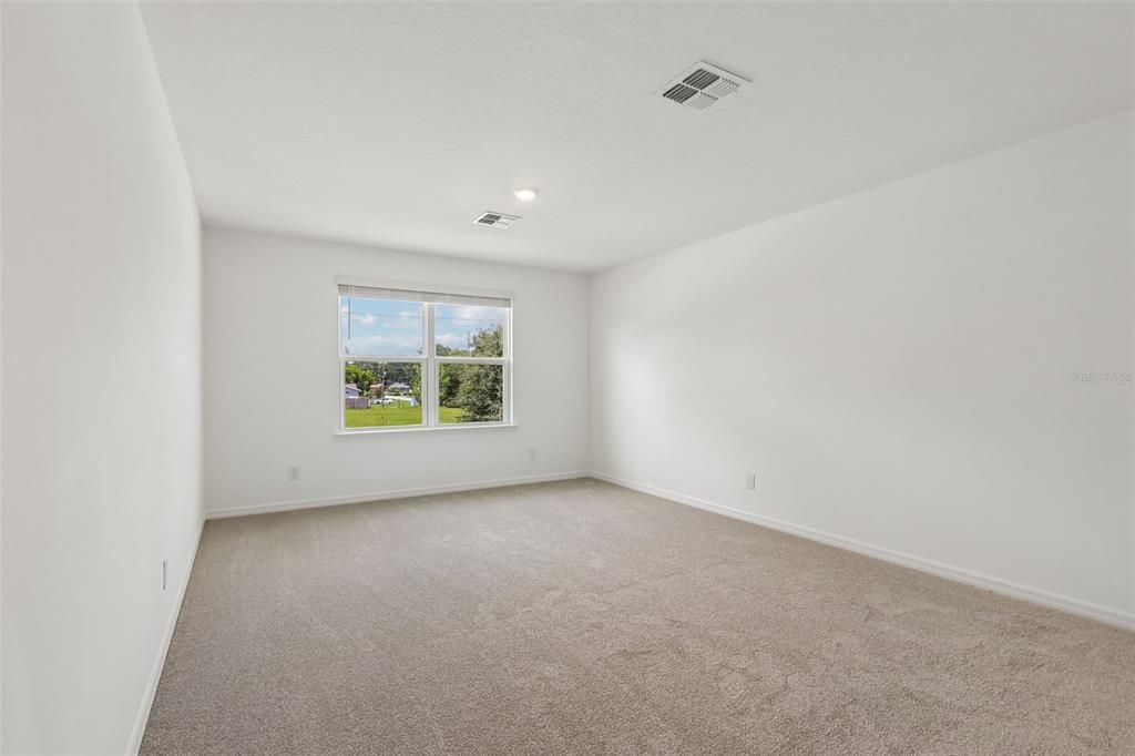 For Sale: $625,000 (4 beds, 3 baths, 2560 Square Feet)