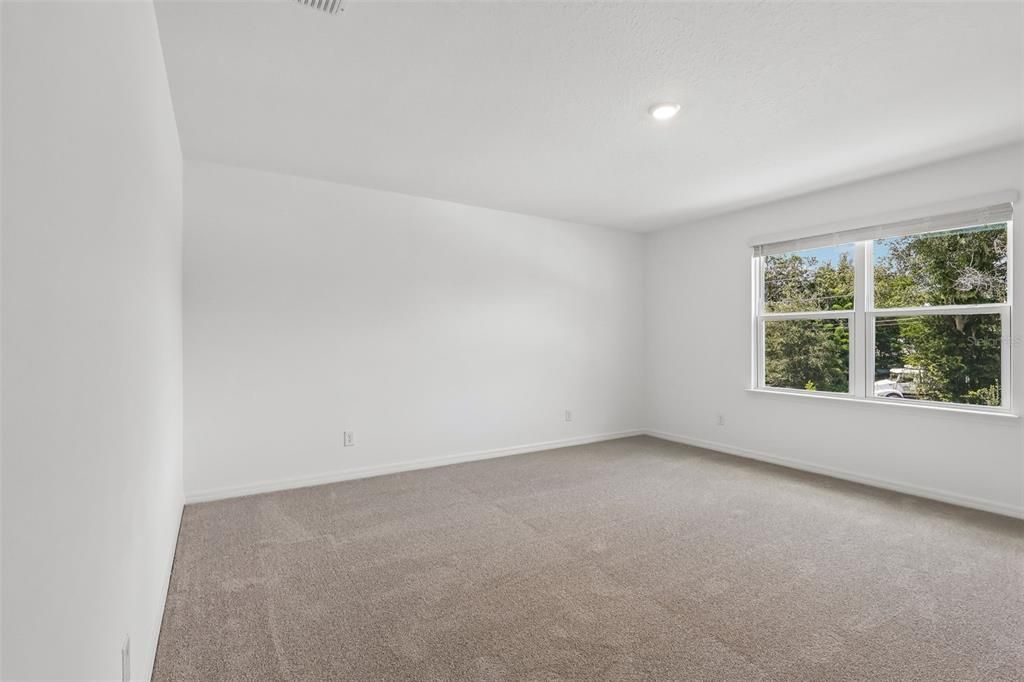For Sale: $625,000 (4 beds, 3 baths, 2560 Square Feet)