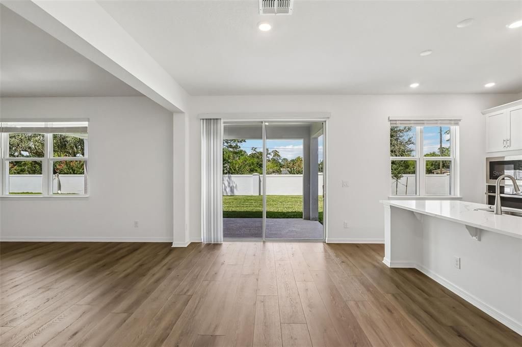 For Sale: $625,000 (4 beds, 3 baths, 2560 Square Feet)
