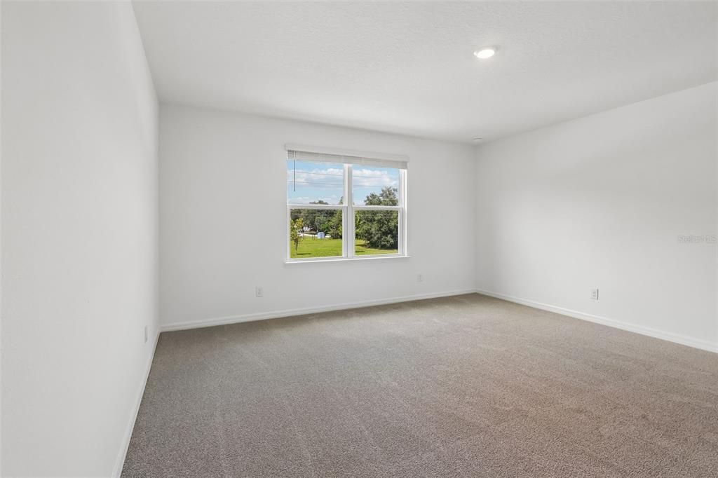For Sale: $625,000 (4 beds, 3 baths, 2560 Square Feet)