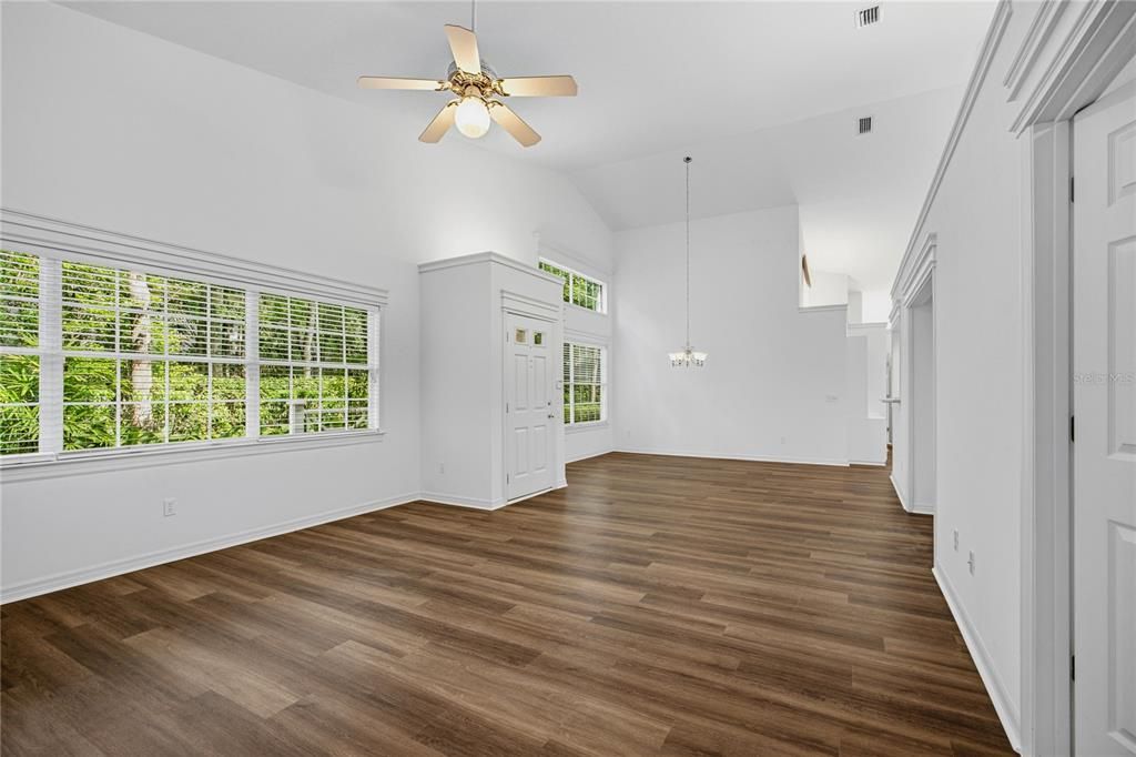 En Venta: $300,000 (3 camas, 2 baños, 1857 Pies cuadrados)