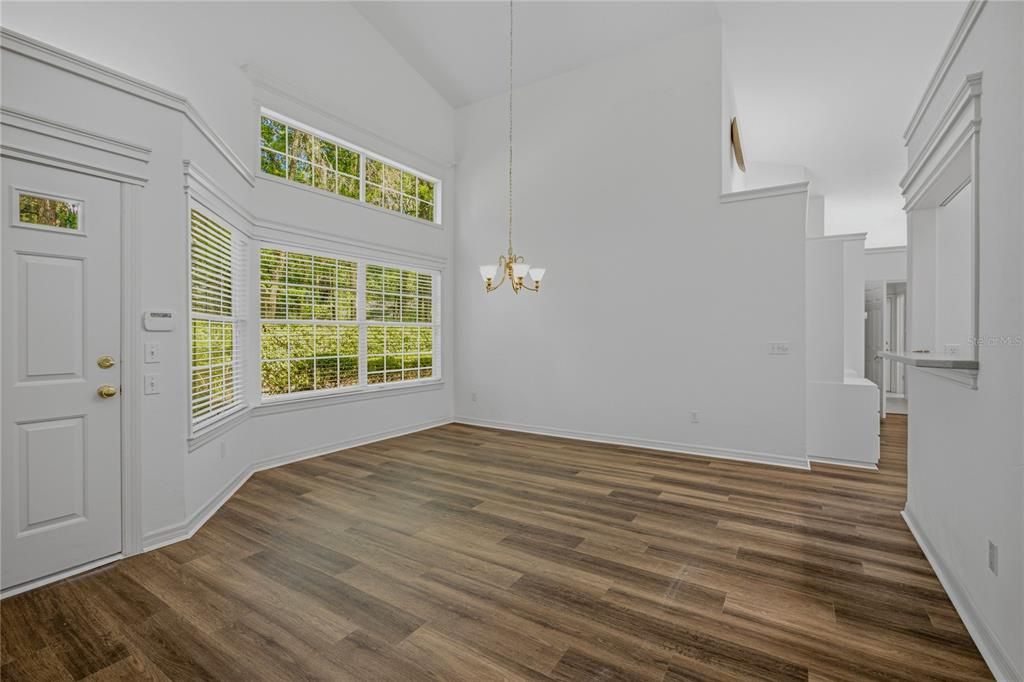 En Venta: $300,000 (3 camas, 2 baños, 1857 Pies cuadrados)