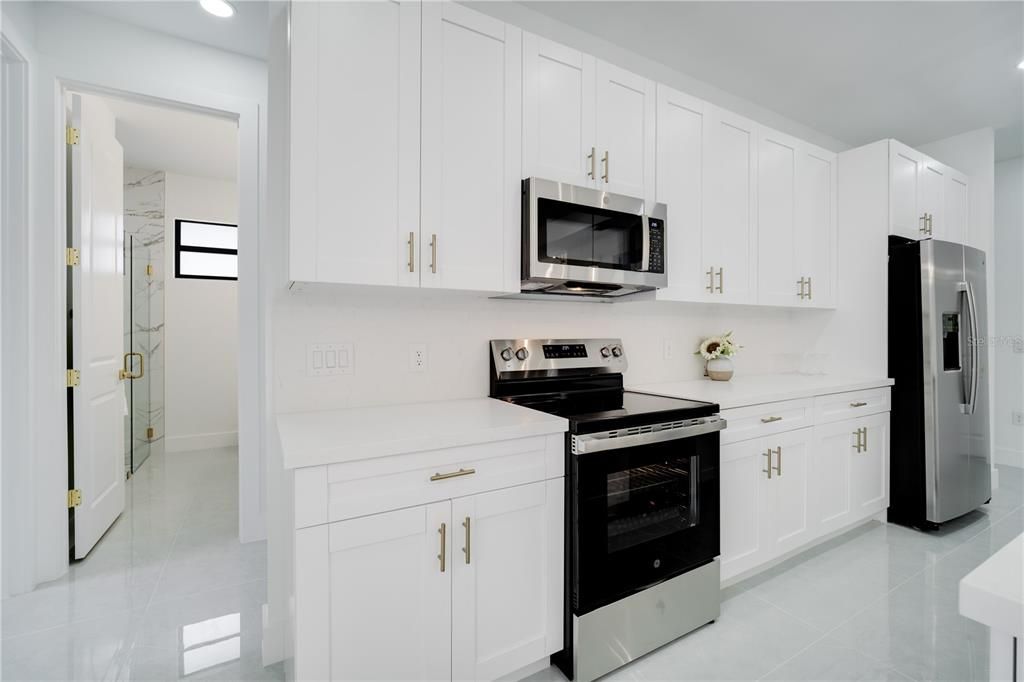 На продажу: $425,000 (4 спален, 2 ванн, 1783 Квадратных фут)