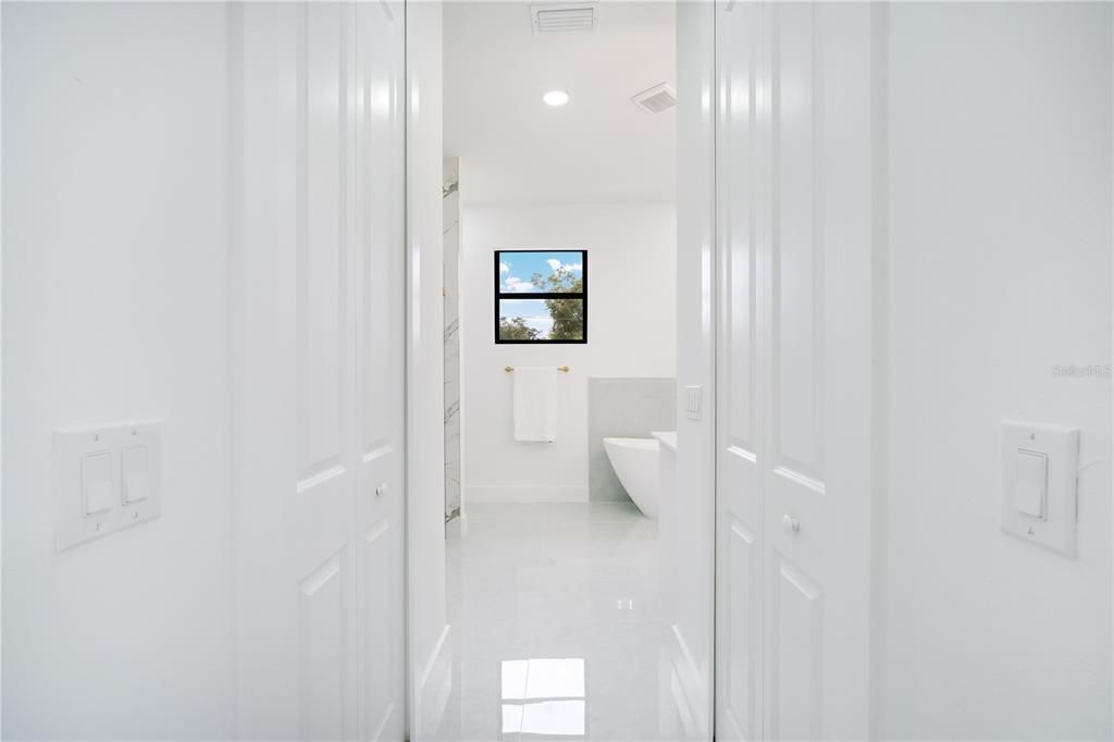 На продажу: $425,000 (4 спален, 2 ванн, 1783 Квадратных фут)