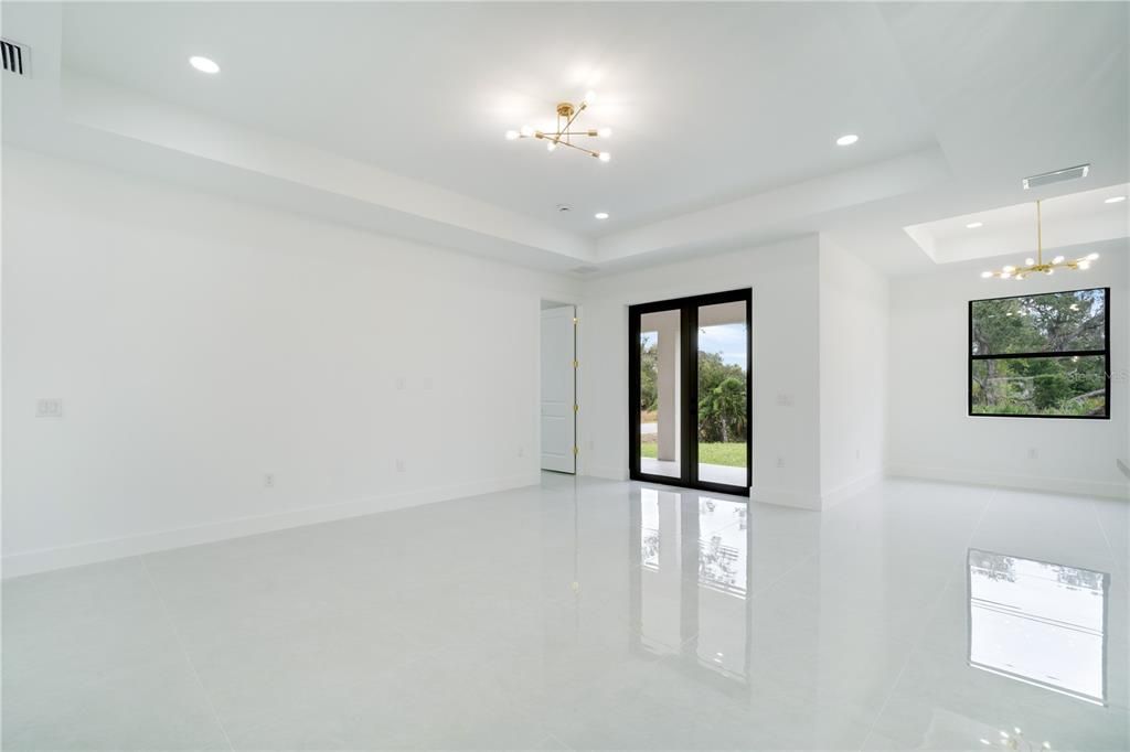 На продажу: $425,000 (4 спален, 2 ванн, 1783 Квадратных фут)