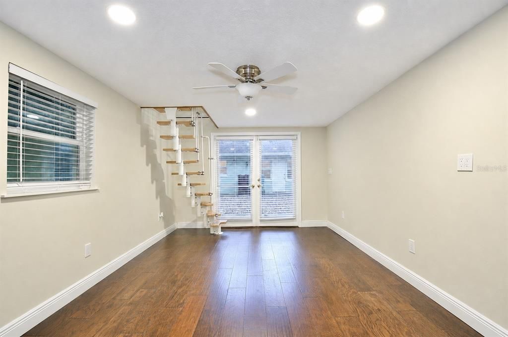 En Venta: $675,000 (4 camas, 3 baños, 2184 Pies cuadrados)