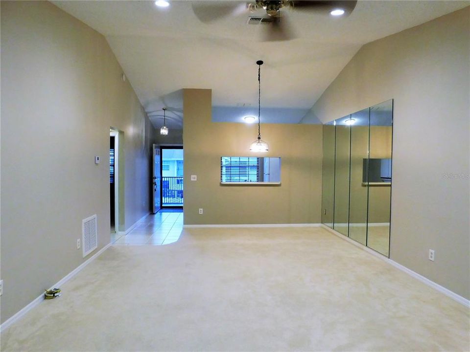 For Rent: $1,900 (2 beds, 2 baths, 980 Square Feet)