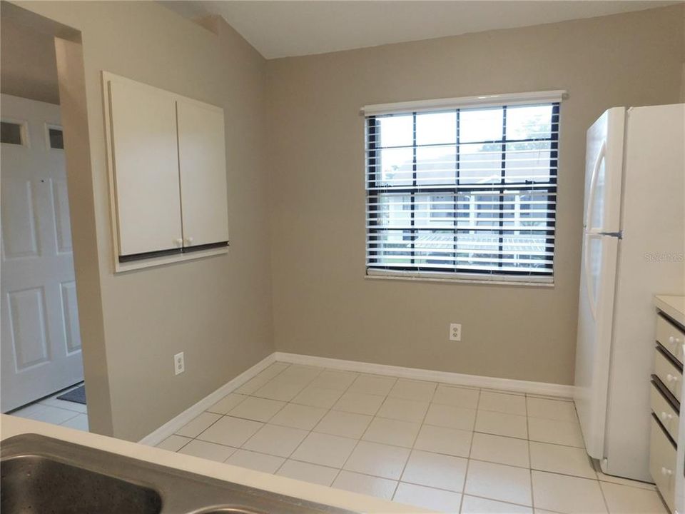 For Rent: $1,900 (2 beds, 2 baths, 980 Square Feet)