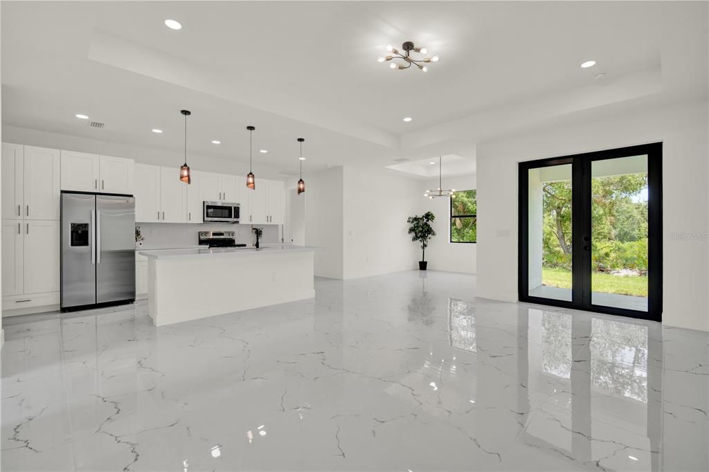 На продажу: $389,900 (4 спален, 2 ванн, 1783 Квадратных фут)