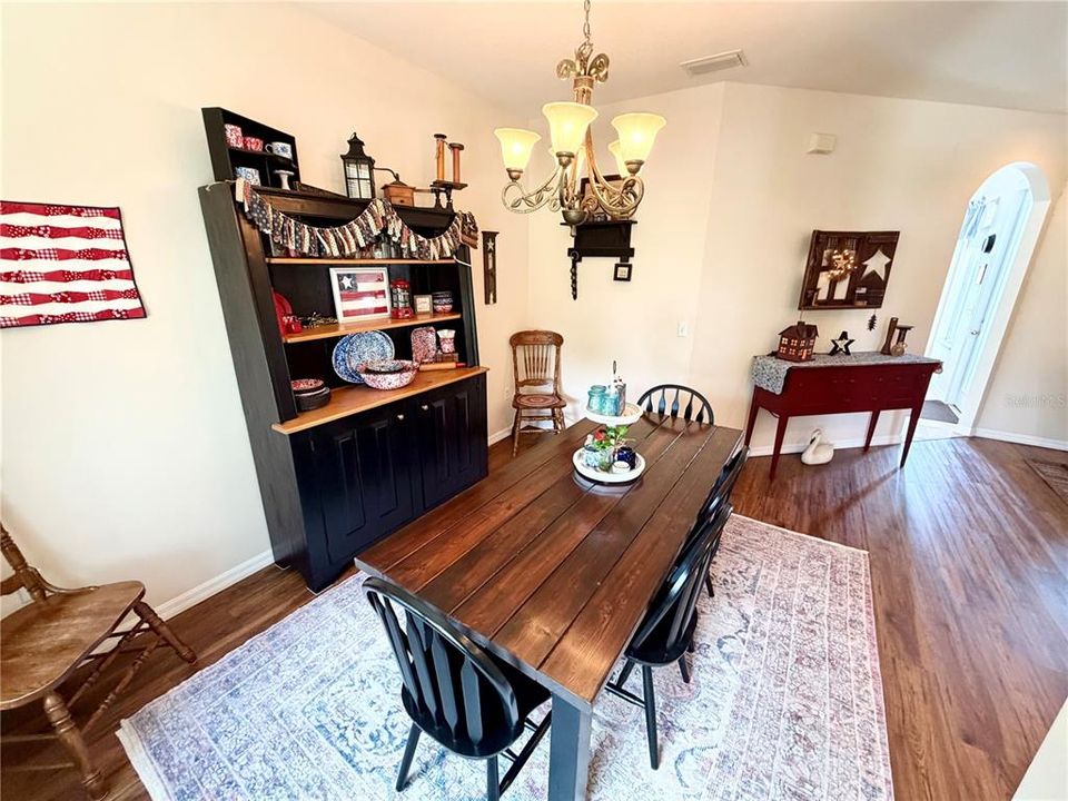En Venta: $427,000 (3 camas, 2 baños, 2228 Pies cuadrados)