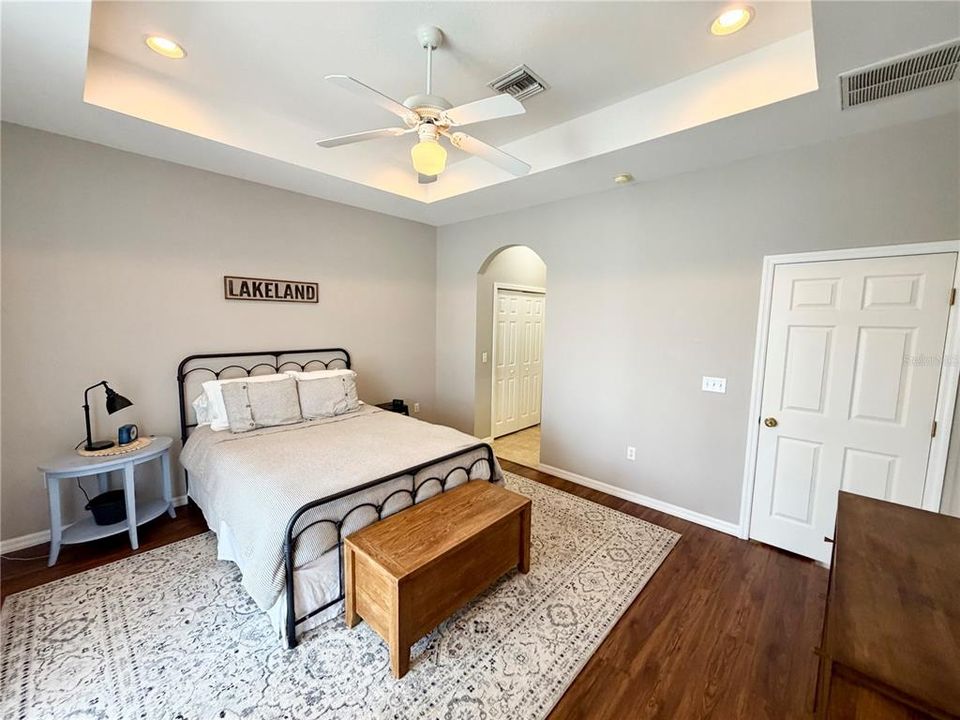 En Venta: $427,000 (3 camas, 2 baños, 2228 Pies cuadrados)