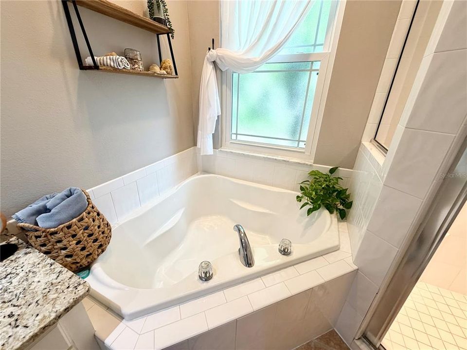 En Venta: $427,000 (3 camas, 2 baños, 2228 Pies cuadrados)