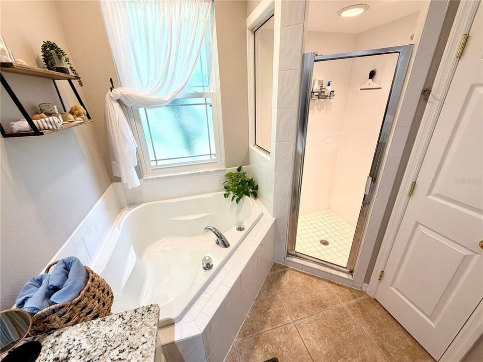 En Venta: $427,000 (3 camas, 2 baños, 2228 Pies cuadrados)
