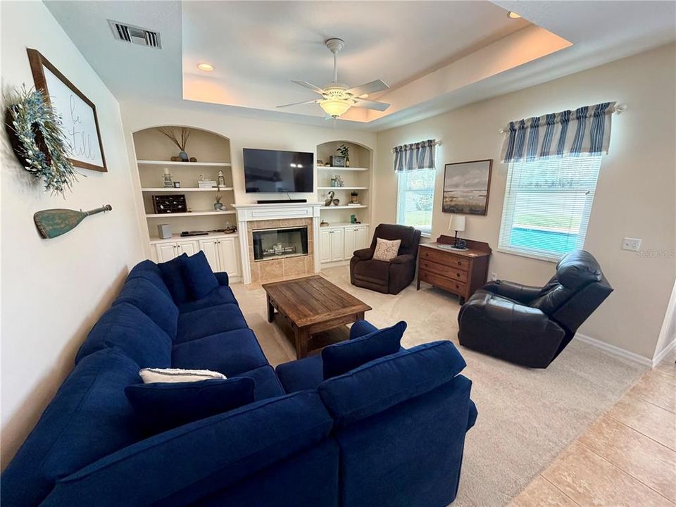 En Venta: $427,000 (3 camas, 2 baños, 2228 Pies cuadrados)
