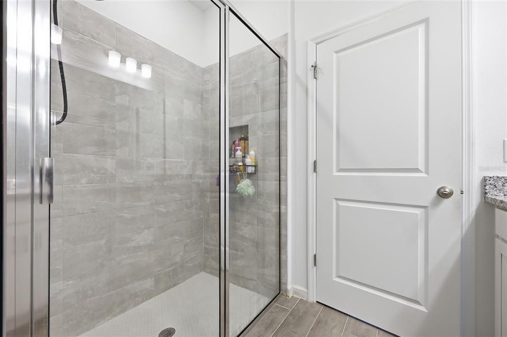 В аренду: $2,300 (4 спален, 2 ванн, 1758 Квадратных фут)