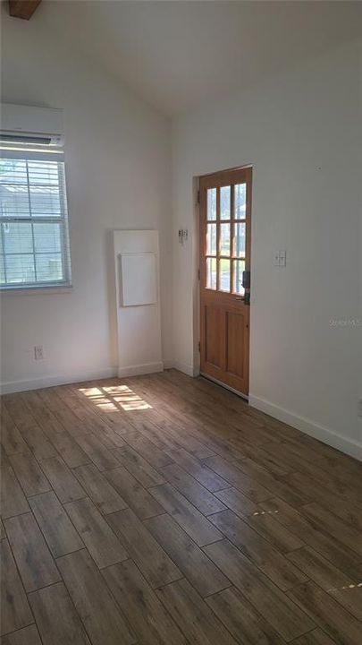 В аренду: $2,200 (3 спален, 1 ванн, 1018 Квадратных фут)