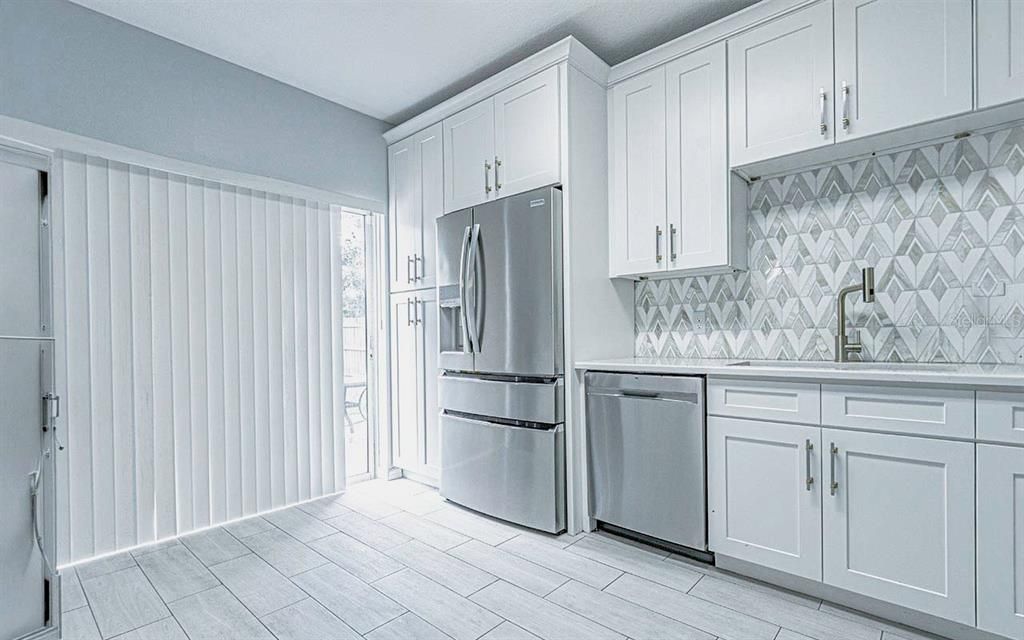 На продажу: $360,000 (4 спален, 2 ванн, 1754 Квадратных фут)