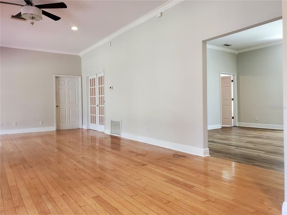 В аренду: $4,500 (5 спален, 4 ванн, 3961 Квадратных фут)