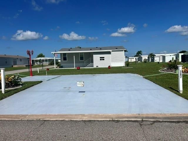 For Sale: $90,000 (0.11 acres)