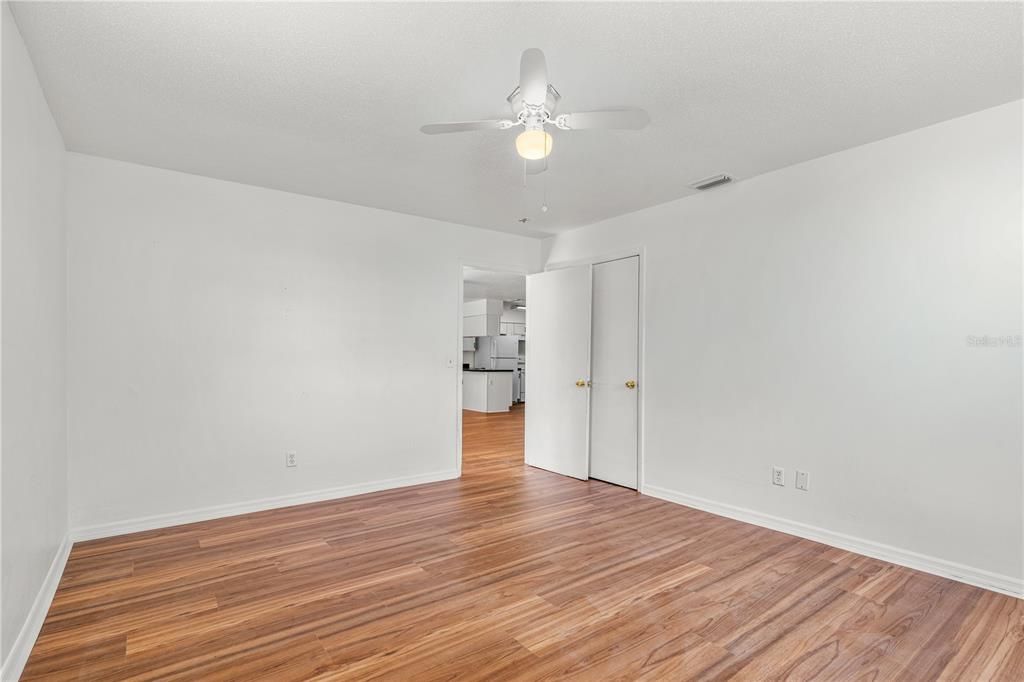 En Venta: $465,000 (4 camas, 4 baños, 2368 Pies cuadrados)