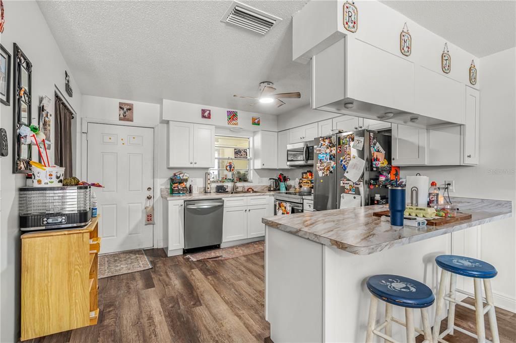 En Venta: $465,000 (4 camas, 4 baños, 2368 Pies cuadrados)