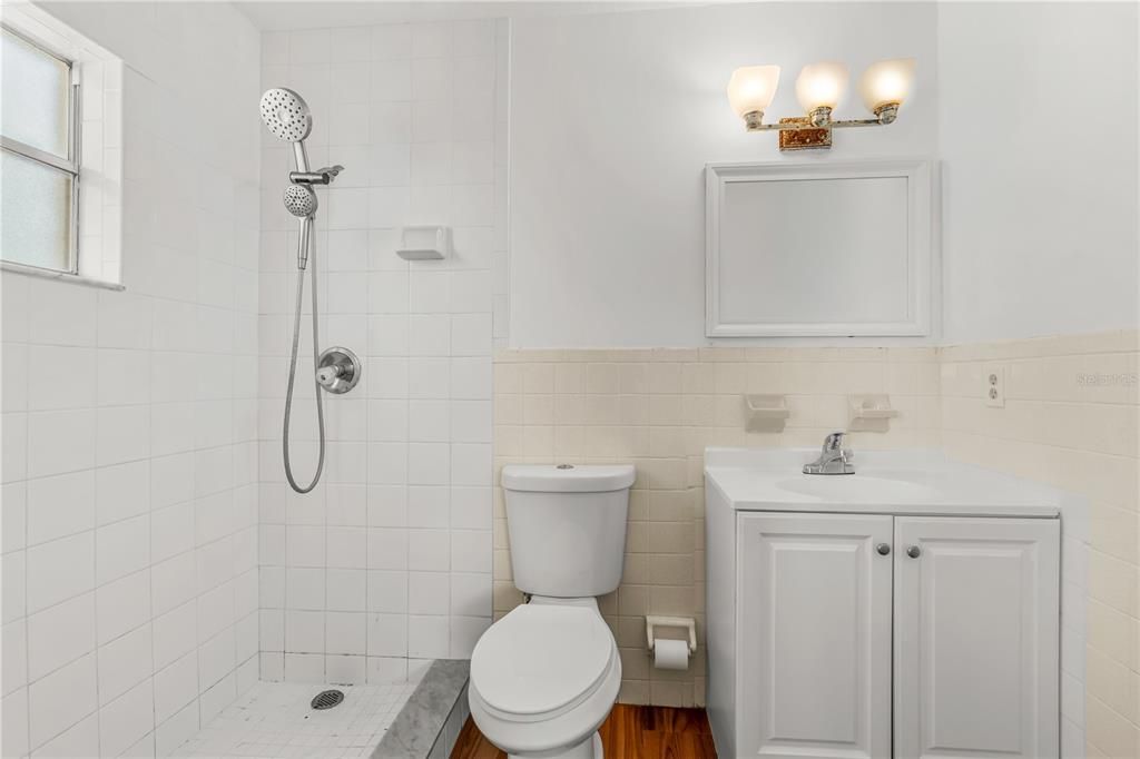En Venta: $465,000 (4 camas, 4 baños, 2368 Pies cuadrados)