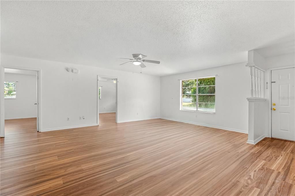 En Venta: $465,000 (4 camas, 4 baños, 2368 Pies cuadrados)
