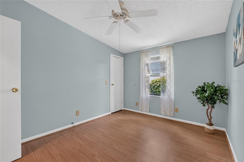 На продажу: $179,900 (2 спален, 2 ванн, 1184 Квадратных фут)