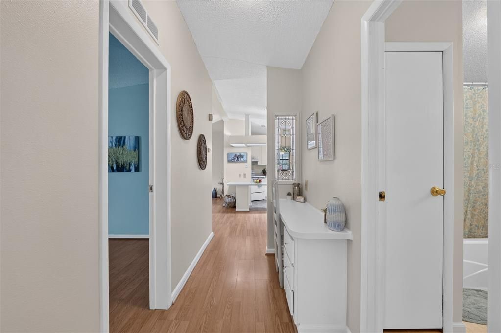 На продажу: $179,900 (2 спален, 2 ванн, 1184 Квадратных фут)