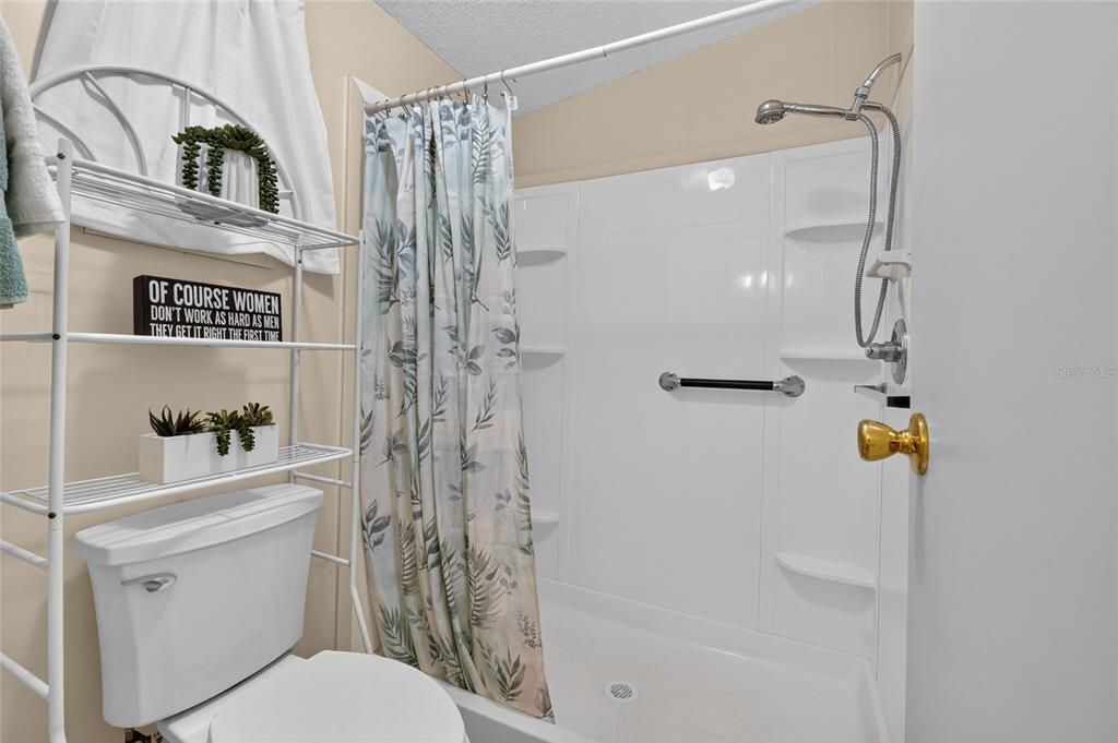 На продажу: $179,900 (2 спален, 2 ванн, 1184 Квадратных фут)