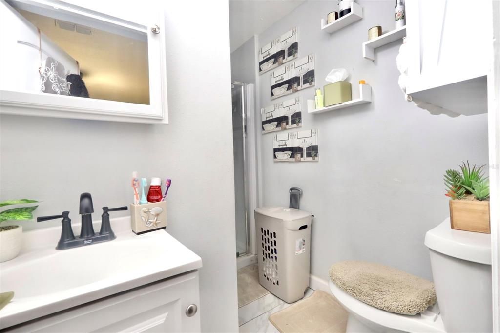 En Venta: $345,000 (4 camas, 2 baños, 1365 Pies cuadrados)