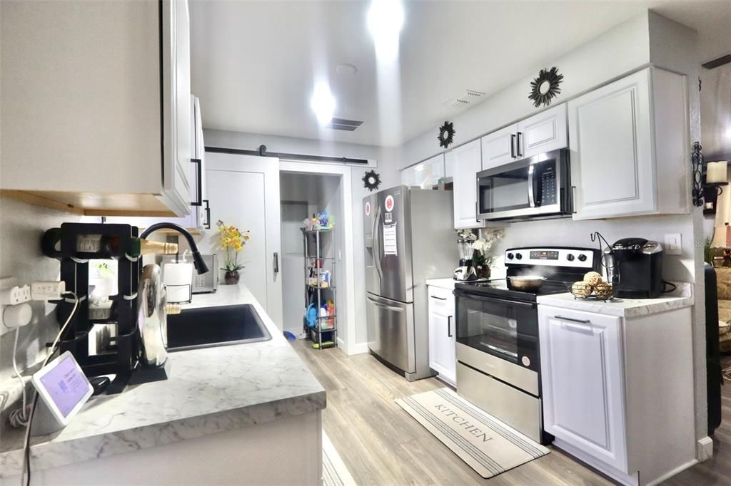 En Venta: $345,000 (4 camas, 2 baños, 1365 Pies cuadrados)