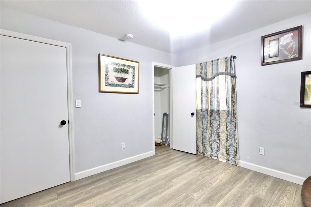En Venta: $345,000 (4 camas, 2 baños, 1365 Pies cuadrados)