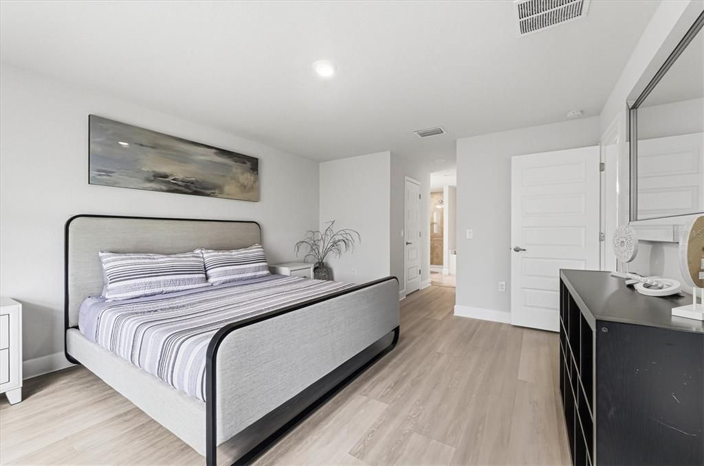 For Sale: $625,000 (4 beds, 2 baths, 2331 Square Feet)