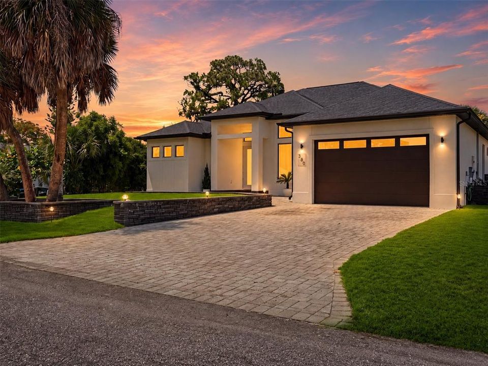 For Sale: $699,000 (3 beds, 3 baths, 2066 Square Feet)