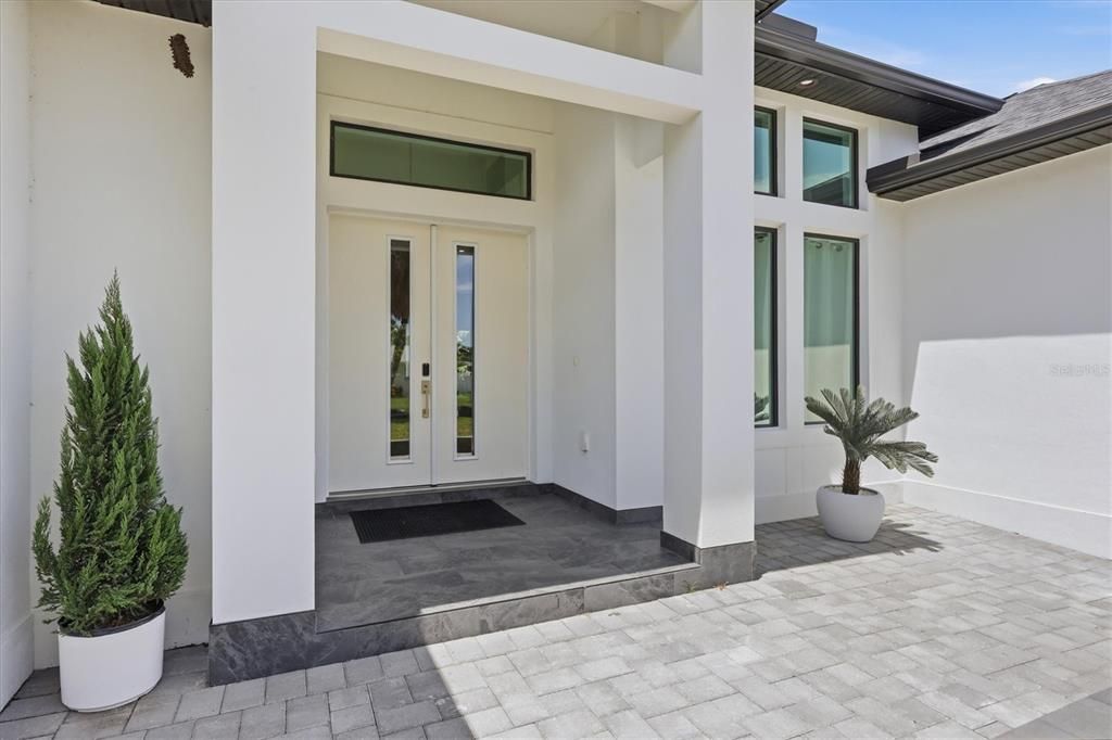 For Sale: $699,000 (3 beds, 3 baths, 2066 Square Feet)