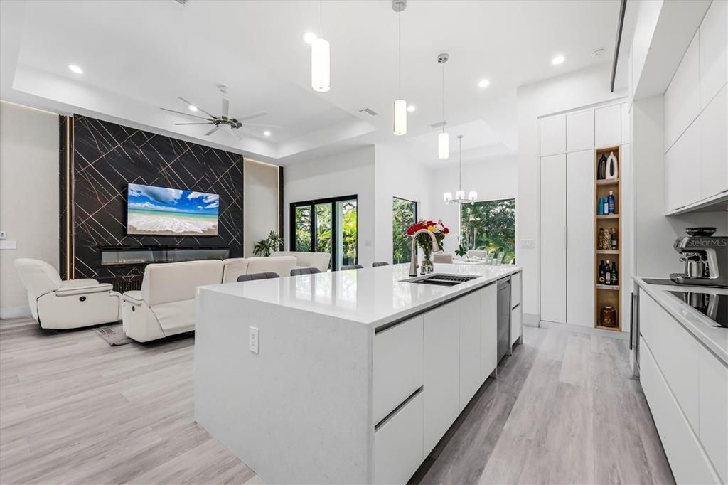 For Sale: $699,000 (3 beds, 3 baths, 2066 Square Feet)