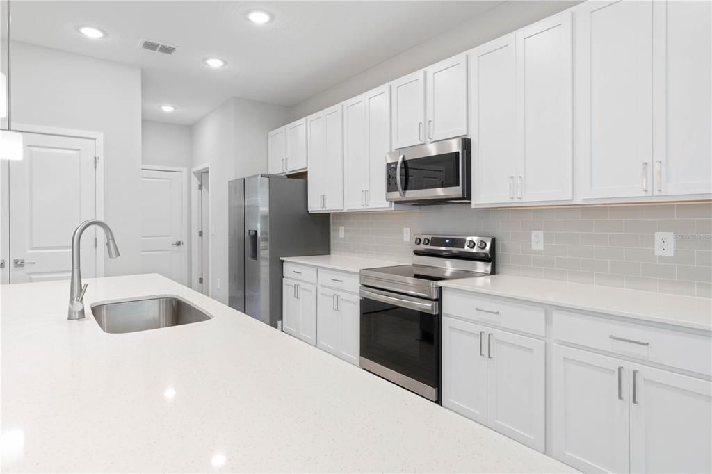 En Venta: $459,000 (4 camas, 3 baños, 2306 Pies cuadrados)