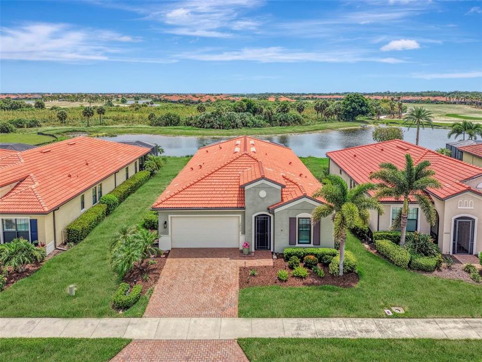 Activo con contrato: $859,000 (4 camas, 3 baños, 2386 Pies cuadrados)