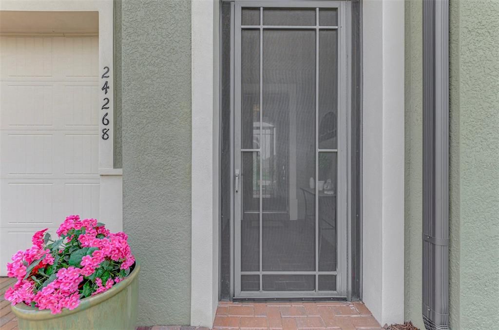 Activo con contrato: $859,000 (4 camas, 3 baños, 2386 Pies cuadrados)