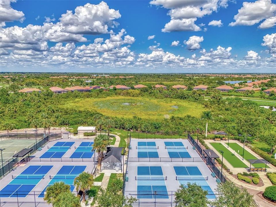 Activo con contrato: $859,000 (4 camas, 3 baños, 2386 Pies cuadrados)