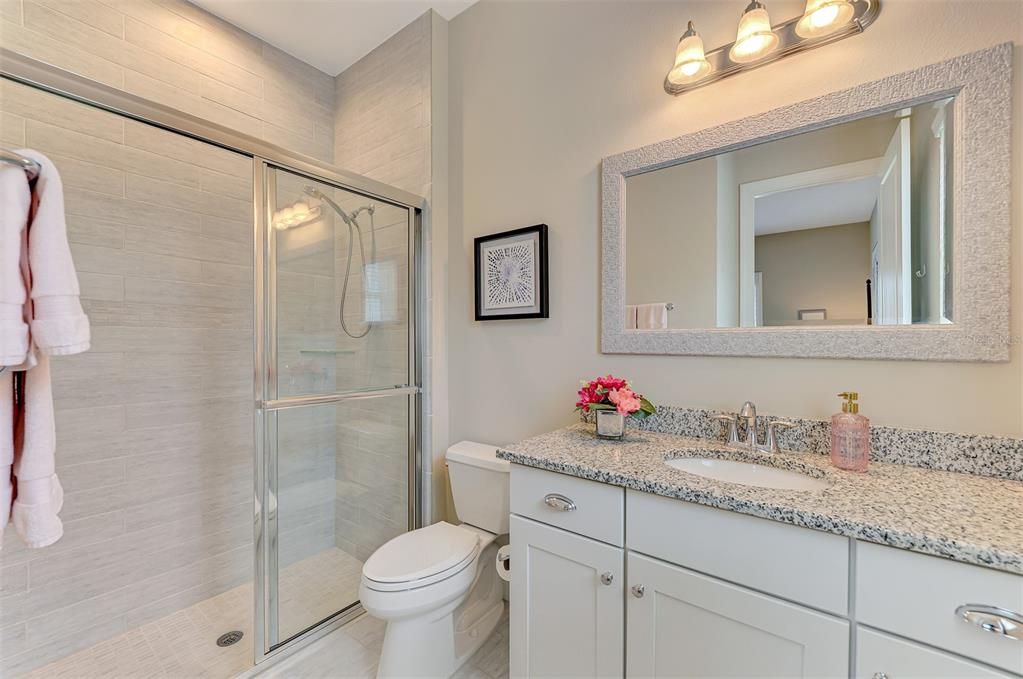 Activo con contrato: $859,000 (4 camas, 3 baños, 2386 Pies cuadrados)