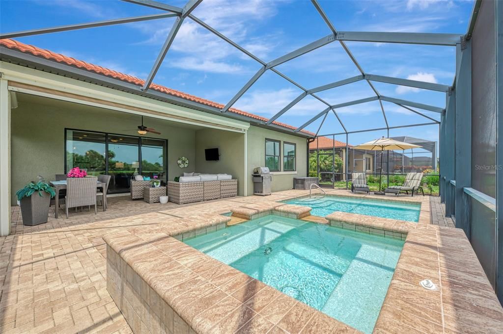 Activo con contrato: $859,000 (4 camas, 3 baños, 2386 Pies cuadrados)